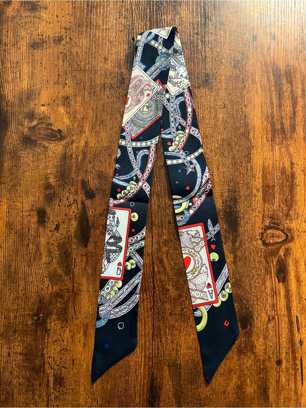 🫶🏻Hermes Queen of Hearts Twilly Scarf Black Multicolored and Fabulous! 🫶🏻